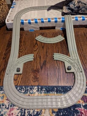 Lionel Little Lines Gray Plastic Train Track Set With Curved, Straight and Ramps